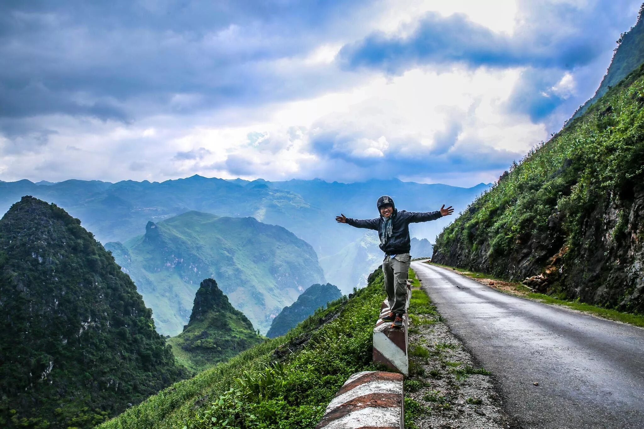 Travel discover. Bac Giang Вьетнам. Вьетнам дорога. Вьетнам дорога тоска. Ha Giang.