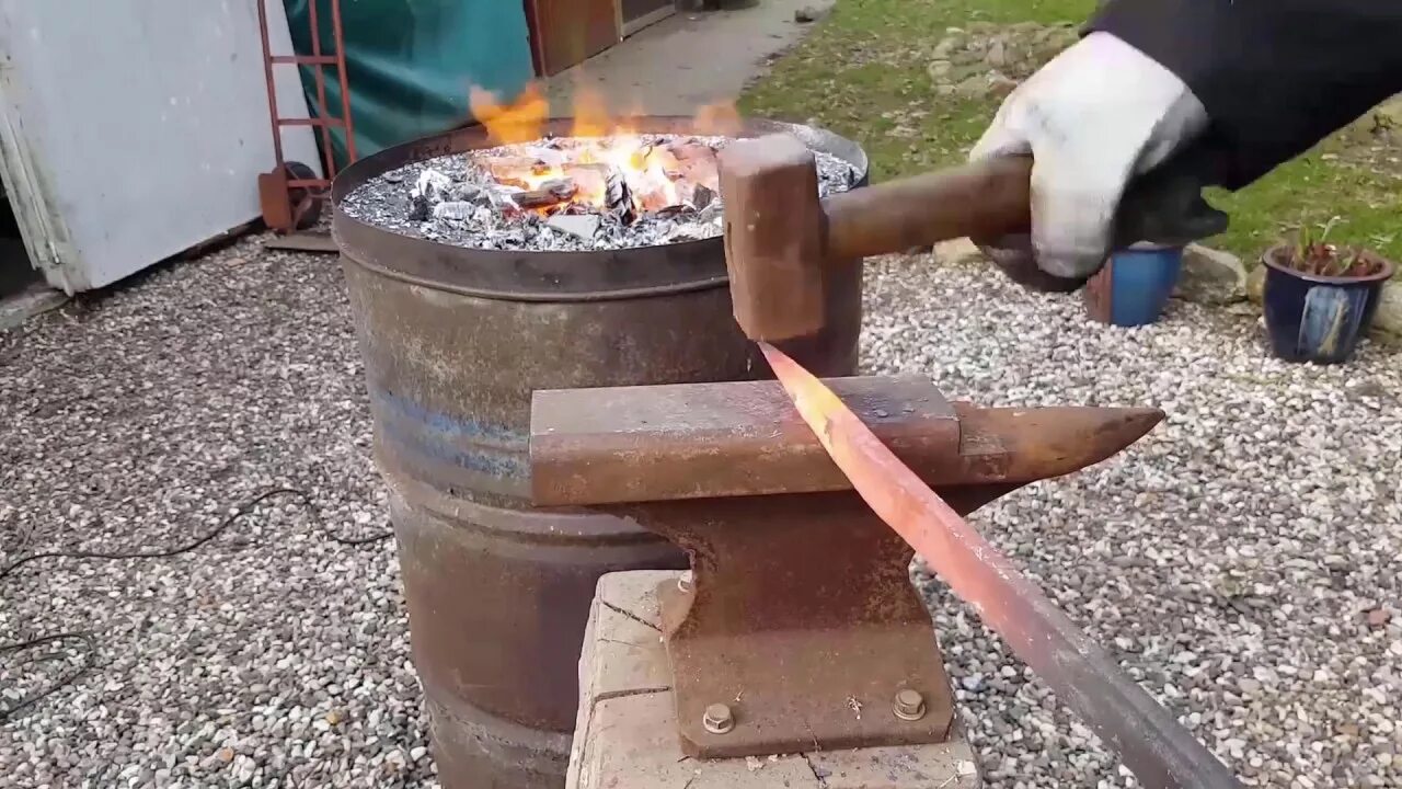 Make forge. Как изготовить инструменты для кузницы. how to make forge disc. homemade brake drum forge works great.