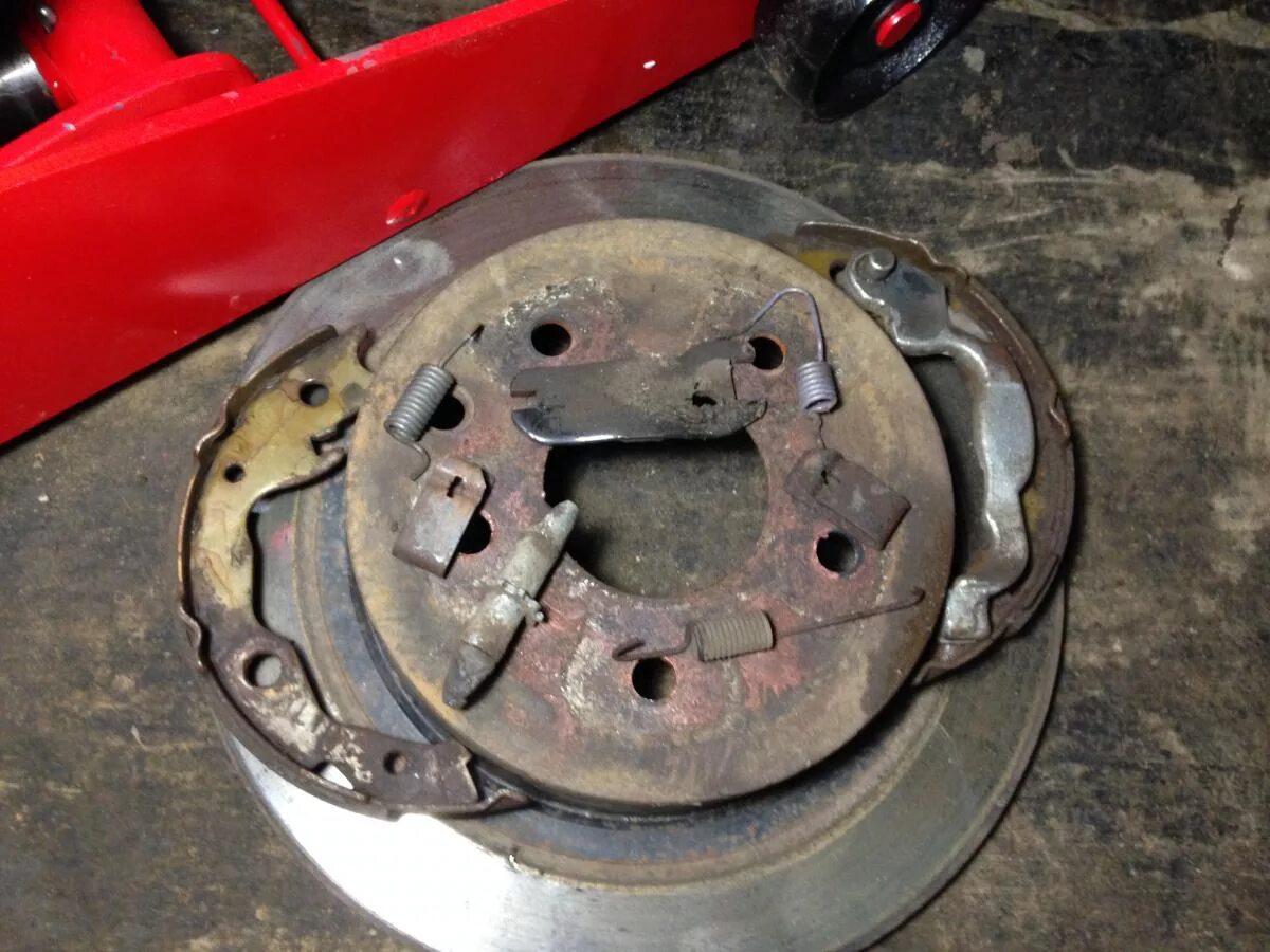 ниссан икстрейл ручной тормоз