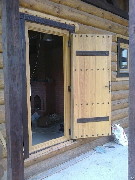 Входная дверь в баню своими руками