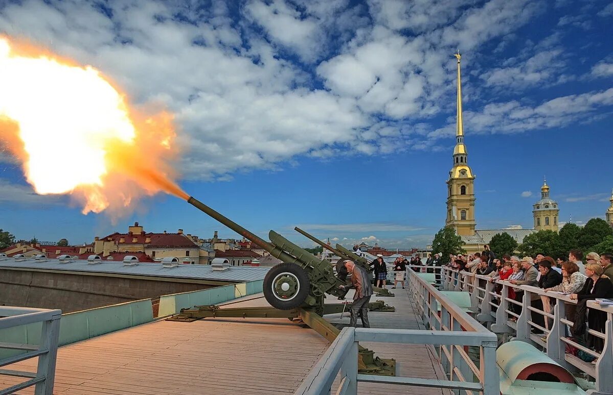 Пушка на нарышкином бастионе. Военный полигон солнечногорск. Стрельба арт. Пушка нарышкина бастиона петропавловской крепости. Путч 1993 бтр.