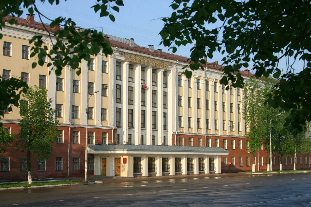 Вятский институты. Университет вятгу киров. вятский государственный гуманитарный университет киров. кировский университет вятггу. киров московская улица 36 вятский государственный университет.