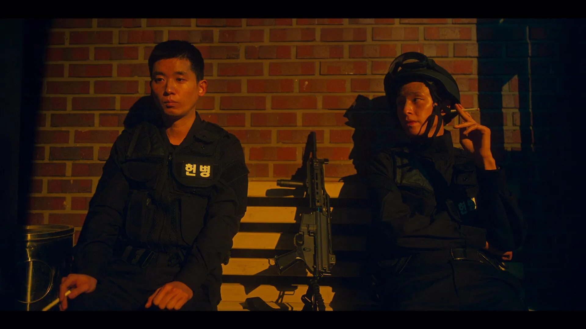 Охотник за дезертирами сериал 1 серия. В тылу врага фильм 2001. Операция дезертир дирлевангер. Охотники за головами 1995. Охотник за дезертирами 2021.