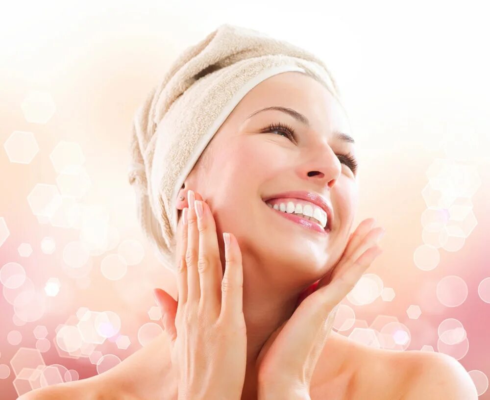 Уход девичья. Уход девичья. Крем для рук красивый. Красивые ухоженные ногти. Женская рука.