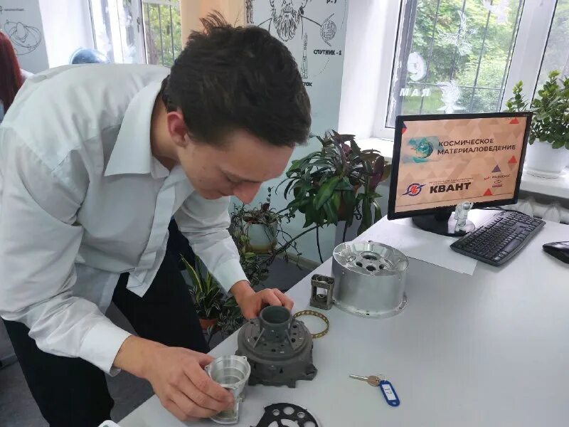 Они строили дороги а потом пришли. Строительство дорог мем. Раньше дороги делали а потом пришли профессионалы. Алехандро мезонеро-романос. Тренеры инженеры.