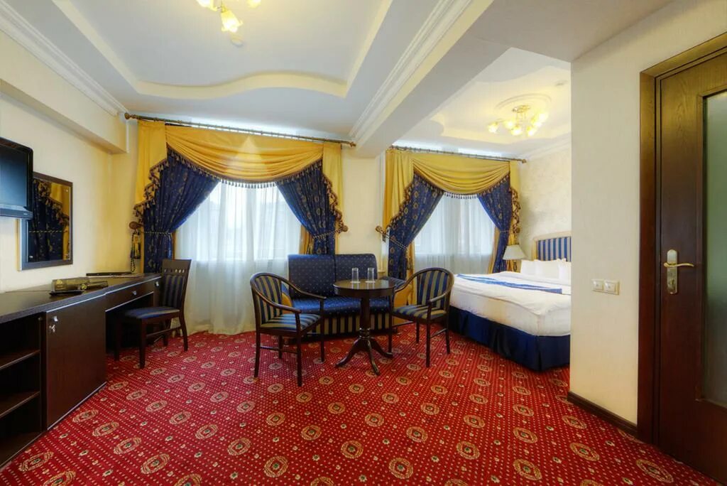 Отель холидей инн москва. Гостиница москоу холидей. Moscow holiday hotel ул мнёвники 3 корп 2 москва. Отель holiday inn москва лесная. Гостиница holiday inn москва.