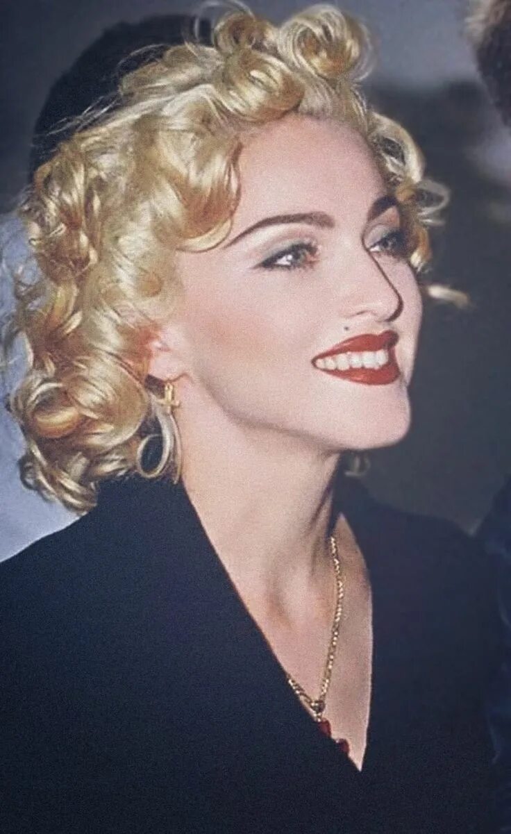 Мадонна 1990. Мадонна 1990-е. Мадонна 1990. Madonna 1991. Мадонна вог.