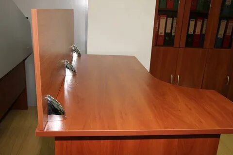 Стол с экраном лдсп
