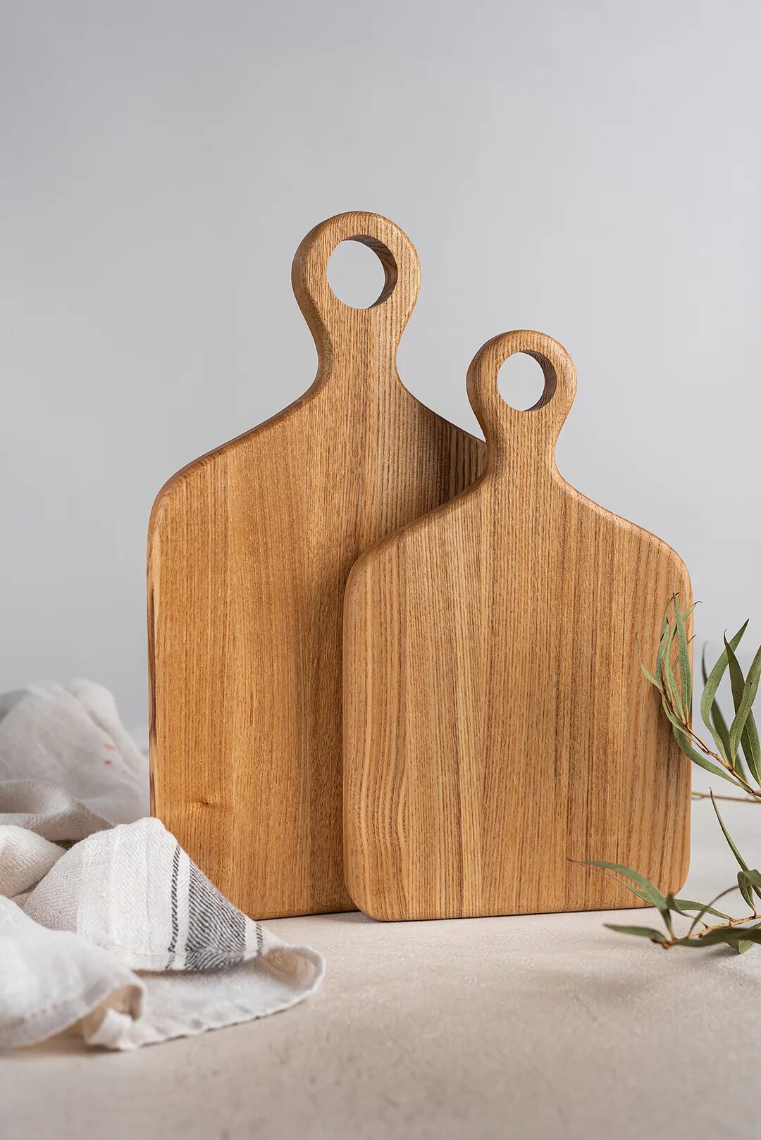 столярная мастерская кедр доска разделочная. подарочный набор досок. необычная деревянная посуда. набор деревянных разделочных досок. дизайнерские вещи из дерева.