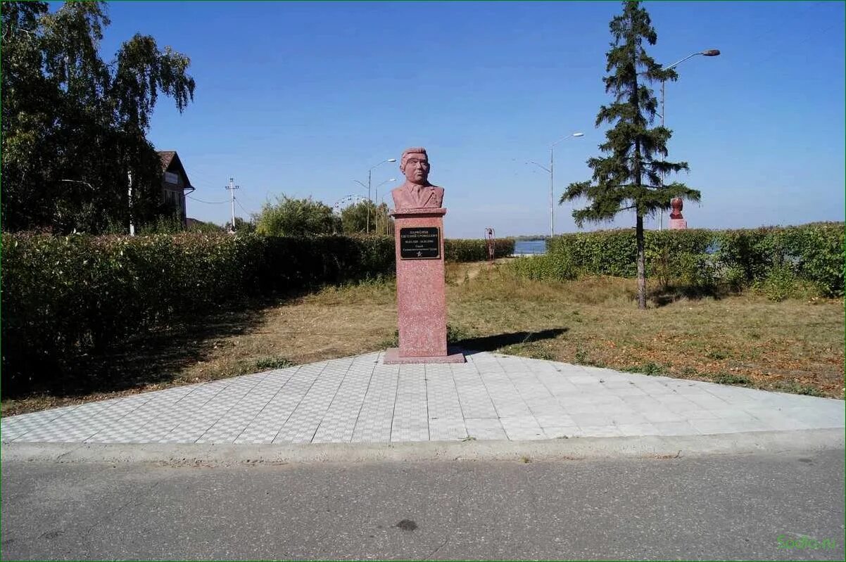 Погода в камне на оби алтайского края. Памятники города камень на Оби. Камень-на-Оби Алтайский край. Камень на Оби достопримечательности города. Город камень Алтайский край.