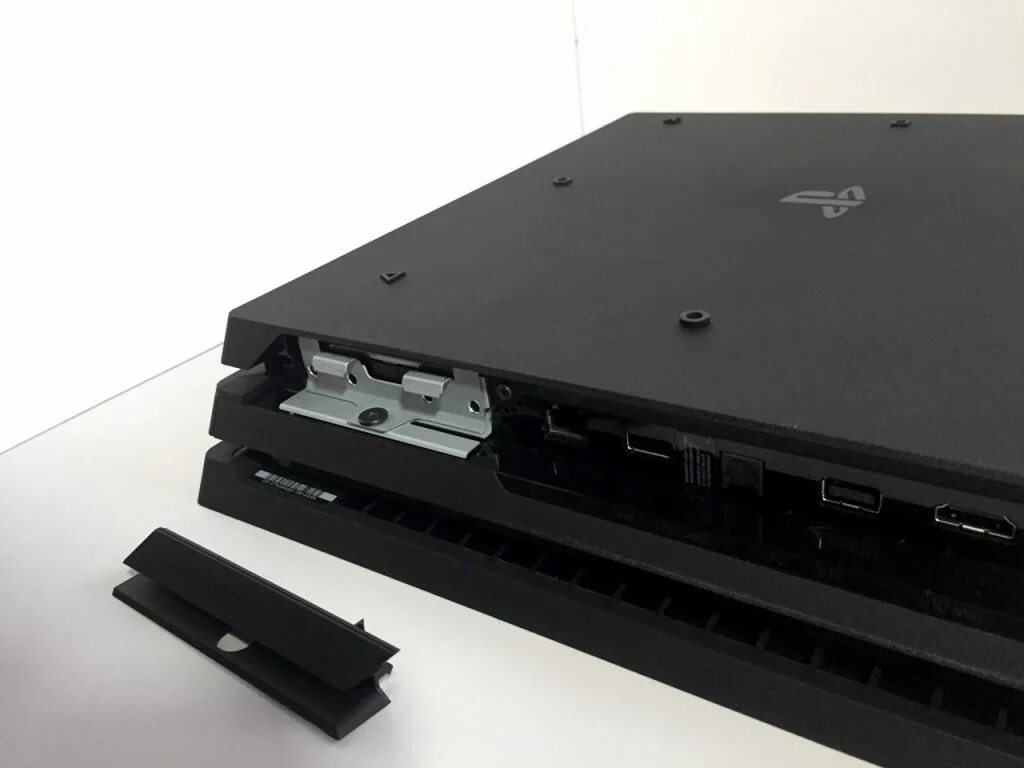 Крышки пс 5. Ps4 Slim HDD. Корпус ps4 Slim. Ps4 Slim ps4 Pro. Sony PLAYSTATION 4 Slim install HDD 3.5.