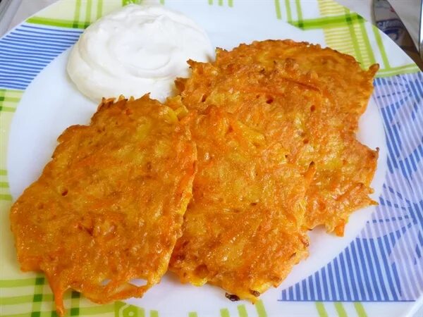 Оладьи из моркови самый вкусный рецепт. Оладьи из моркови самый вкусный рецепт. Оладьи из моркови самый вкусный рецепт. Оладьи с морковью сверху. Оладьи из моркови.