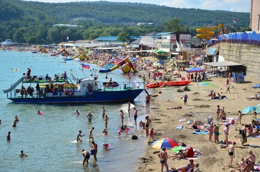 Джубга 2022. Отдыхающие в джубге. Туапсе поселок джубга. Набережная джубга краснодарский край 2021. Джубга море.