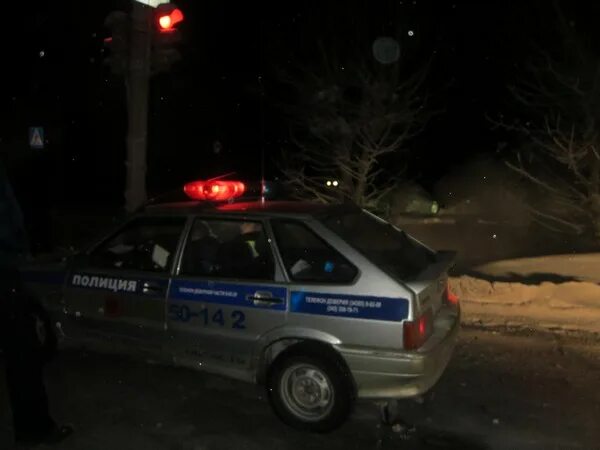 милиция ночью. погоня полиции ночью. машина ментов ночью. приезжает ли полиция ночью. полицейский на дискотеке.