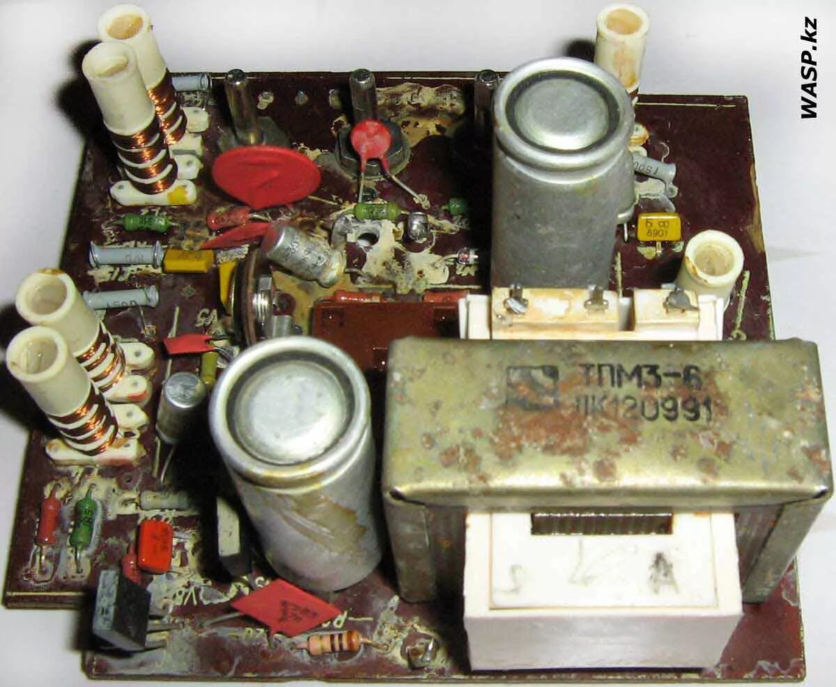 Радиоприемник трехпрограммный русь-201. Маяк 204 трехпрограммный. Приемник пт. Трехпрограммный приемник нейва. Приемник пт.