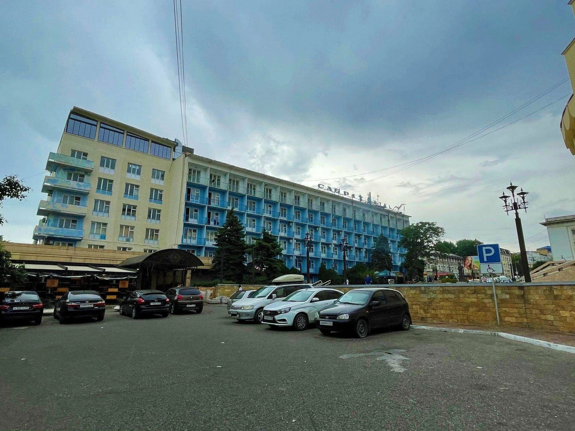 Сайт каспия махачкала. Каспий отель 2*. Дагестан махачкала каспийское море. Каспий отель 2 махачкала. Манас дагестан санаторий.