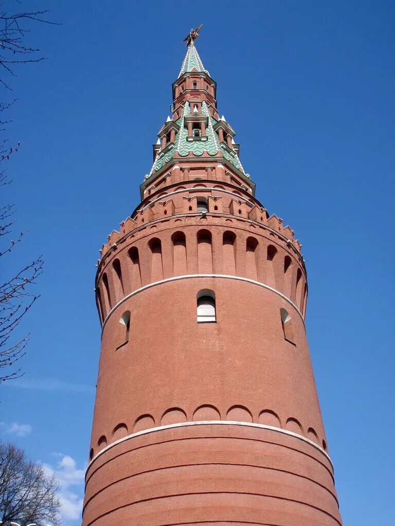 Какая башня изображена. Водовзводная башня Москва. Водонапорная башня Кремля Москва. Водовзводная башня Кремля. Водовзводная (Свиблова) башня.