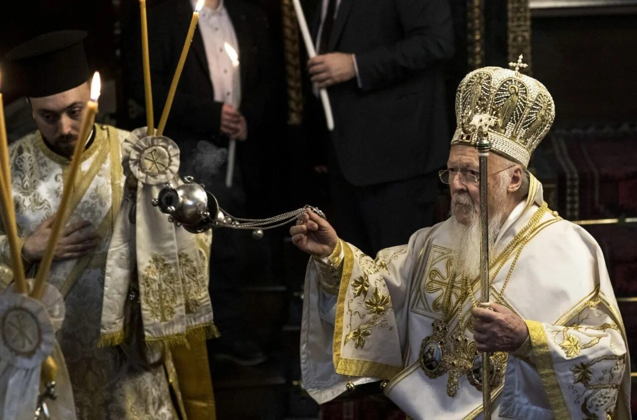 Папа Римский и Патриарх Константинопольский. Клир константинопольского