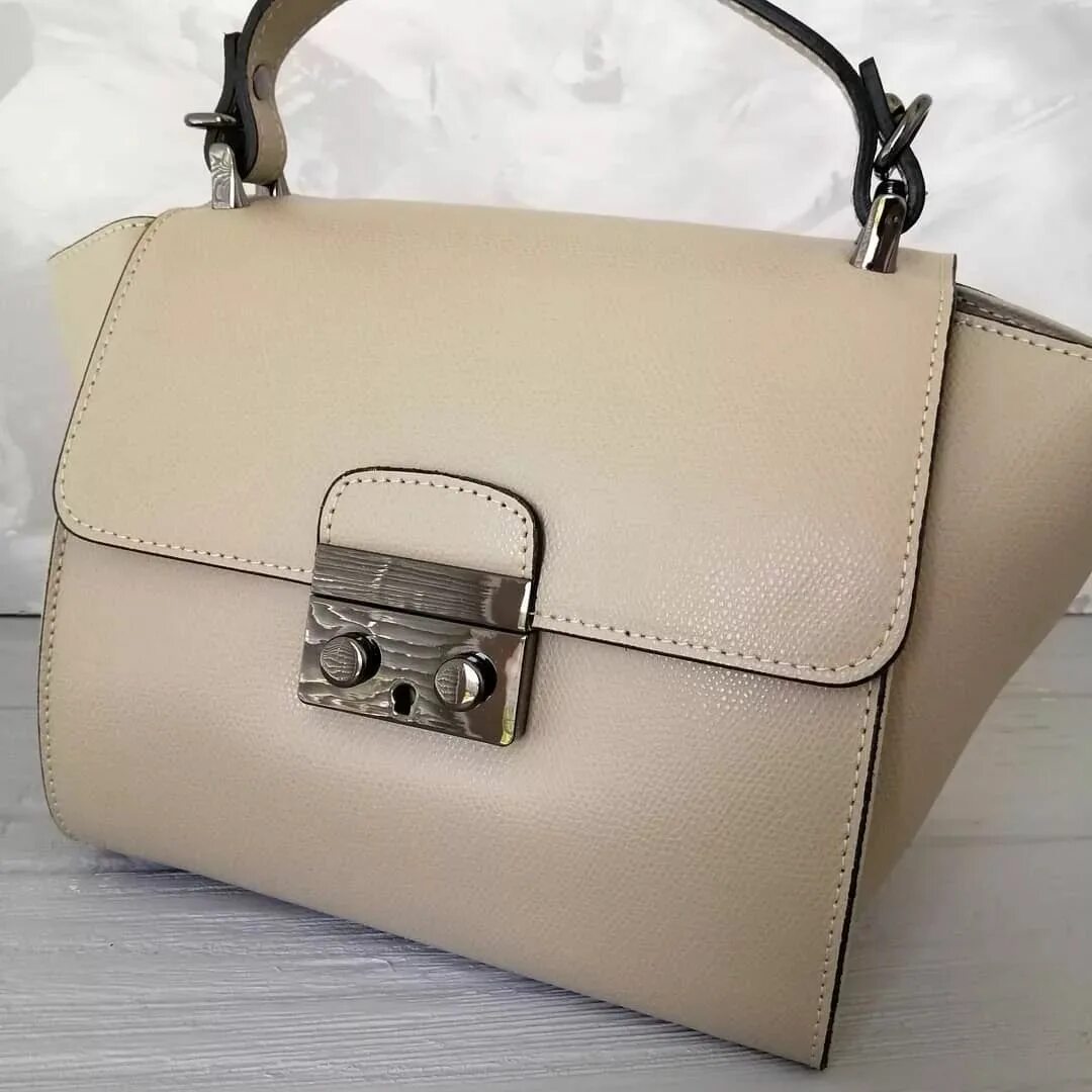 Инста сумки. Инста сумка. Moynat. Фотосъемка сумок. Инста сумка.