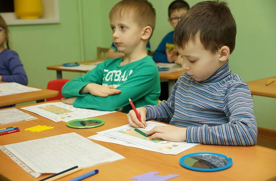 Подготовительная школа 1 класс. Подготовка дошкольников. Подготовительная школа для детей. Дошкольная подготовка детей. Подготовка ребенка к школе.