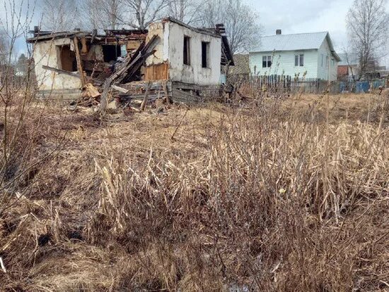 Погода в мениле игринский район. Менил Удмуртия. Деревня Менил Игринский район. Пожар в селе факел Игринский район Удмуртия. Село Менил фото.