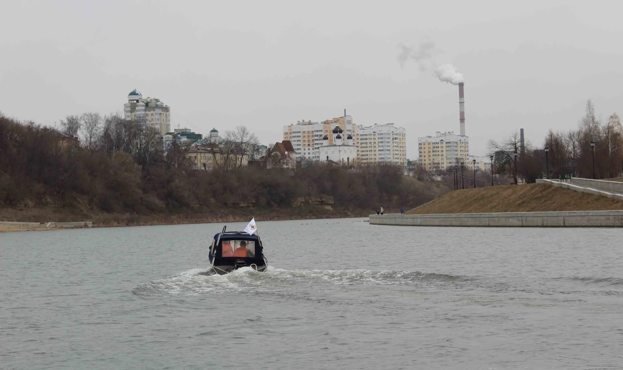 Судоходство в Орле. Водный объект орла. Река Ока в Орле. Орёл судоходство по Оке.