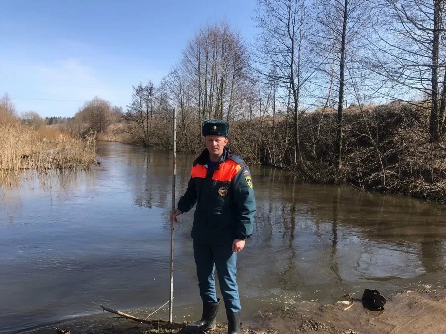 Уровень воды в реке в орле. Паводки в Орловской области. Река Зуша. Половодье в Орле. Половодье на реке Зуша.