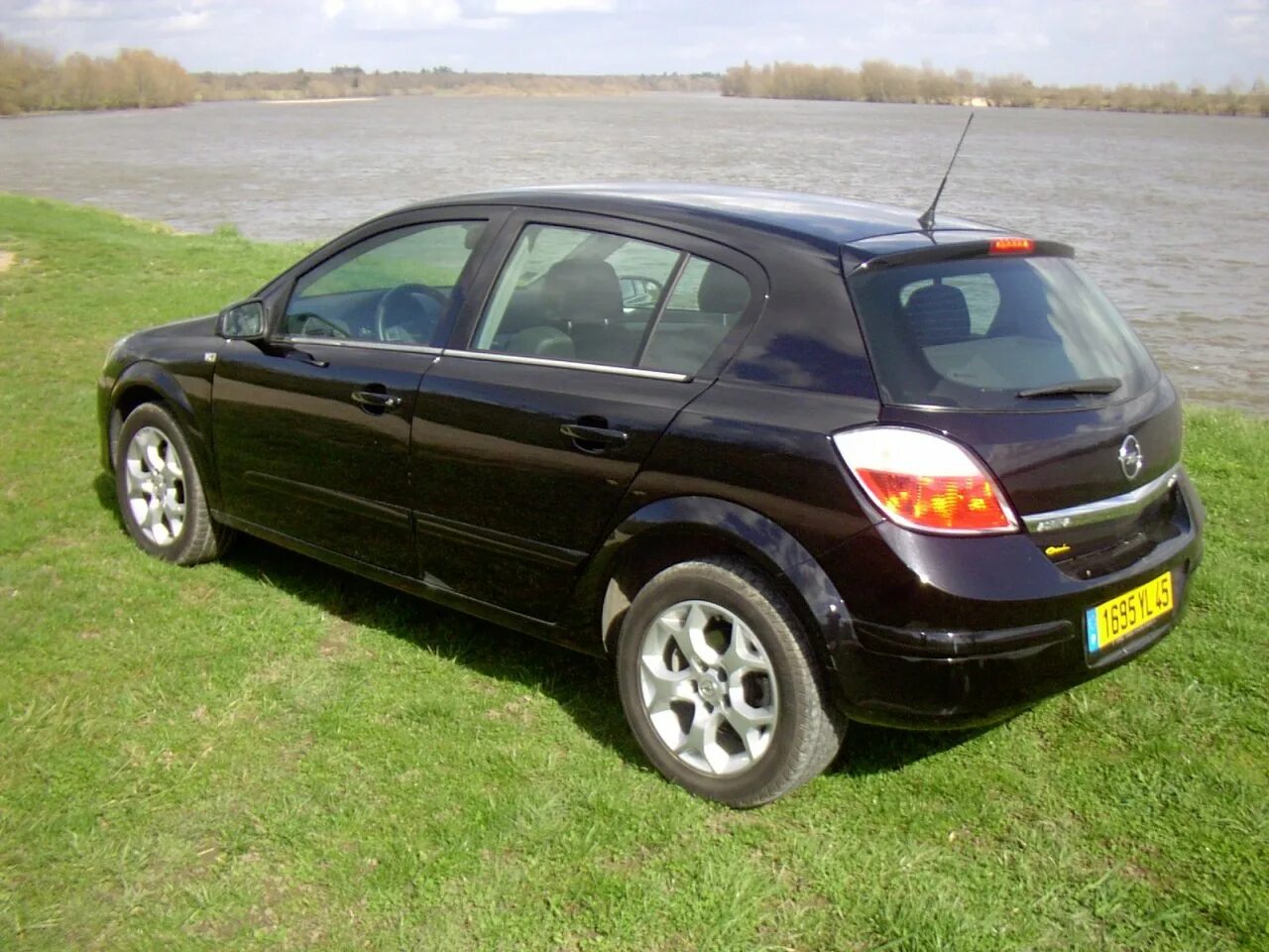 Opel Astra h 2005. Купить хэтчбек механика