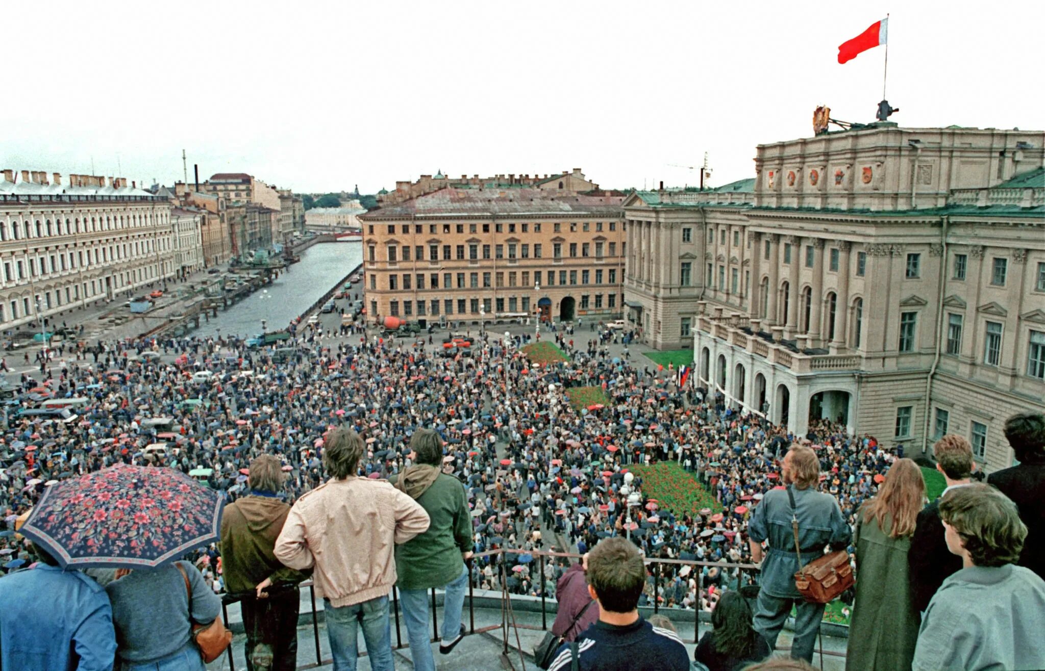 Spb info. Санкт Петербург 1991. Митинг 1991 Санкт-Петербург. Ленинград 1991 год. 1991 Питер переворот.