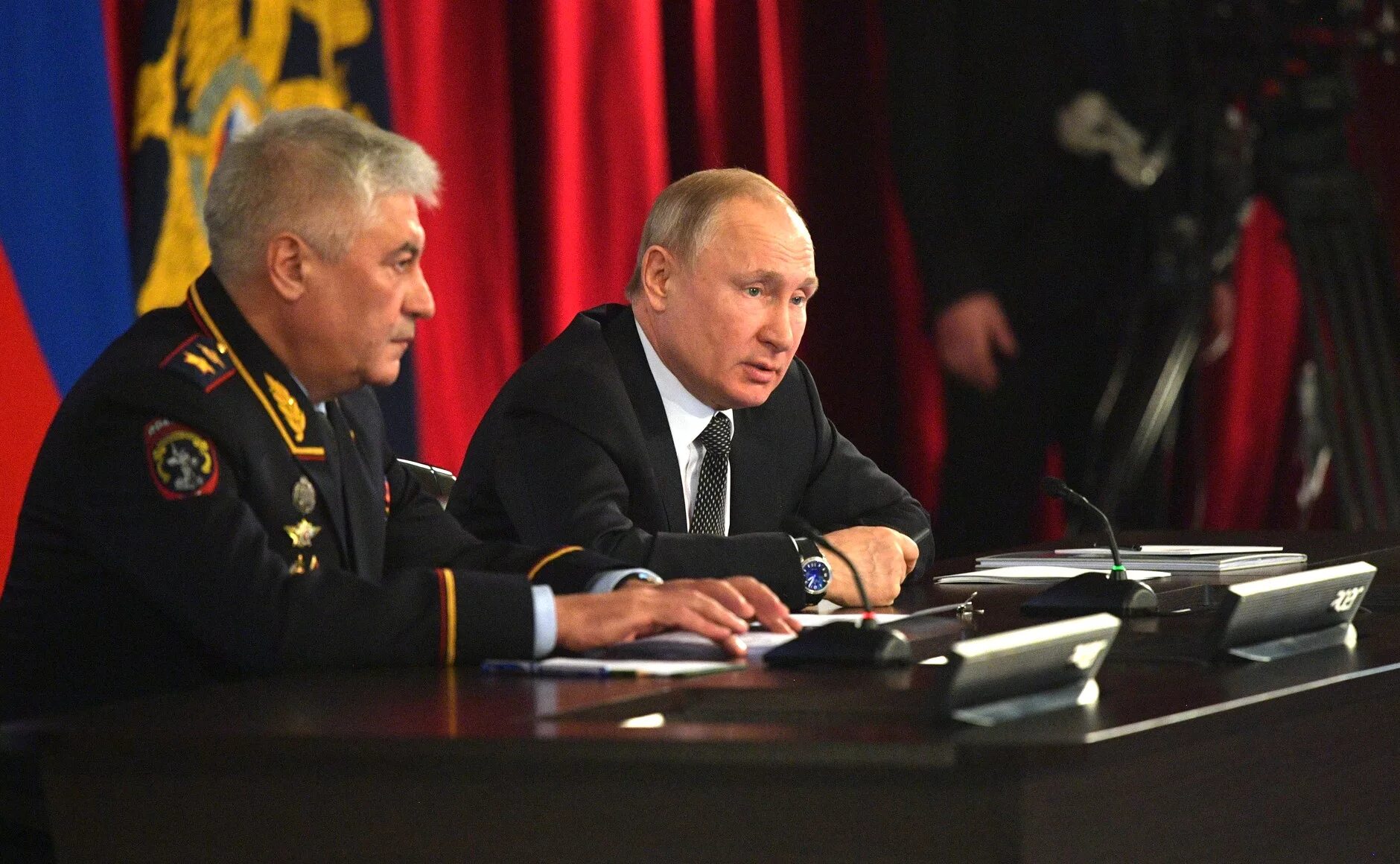 руководство министерства внутренних дел российской федерации. министр внутренних дел и председатель. министр внутренних дел и председатель. зам министр мвд россии 2022. руководство министерства мвд рф.