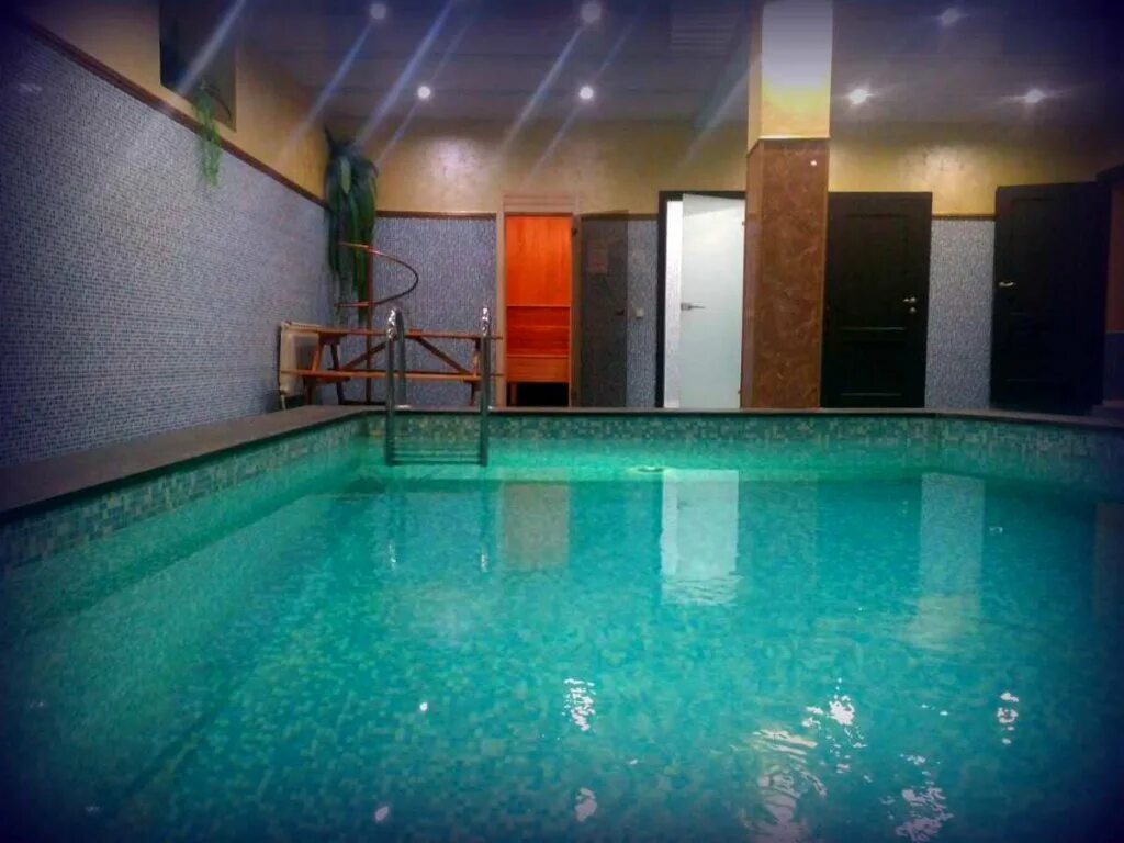 снять на сутки видное. видная усадьба бассейн. лопатино 7. усадьба тарычево. снять на сутки видное.