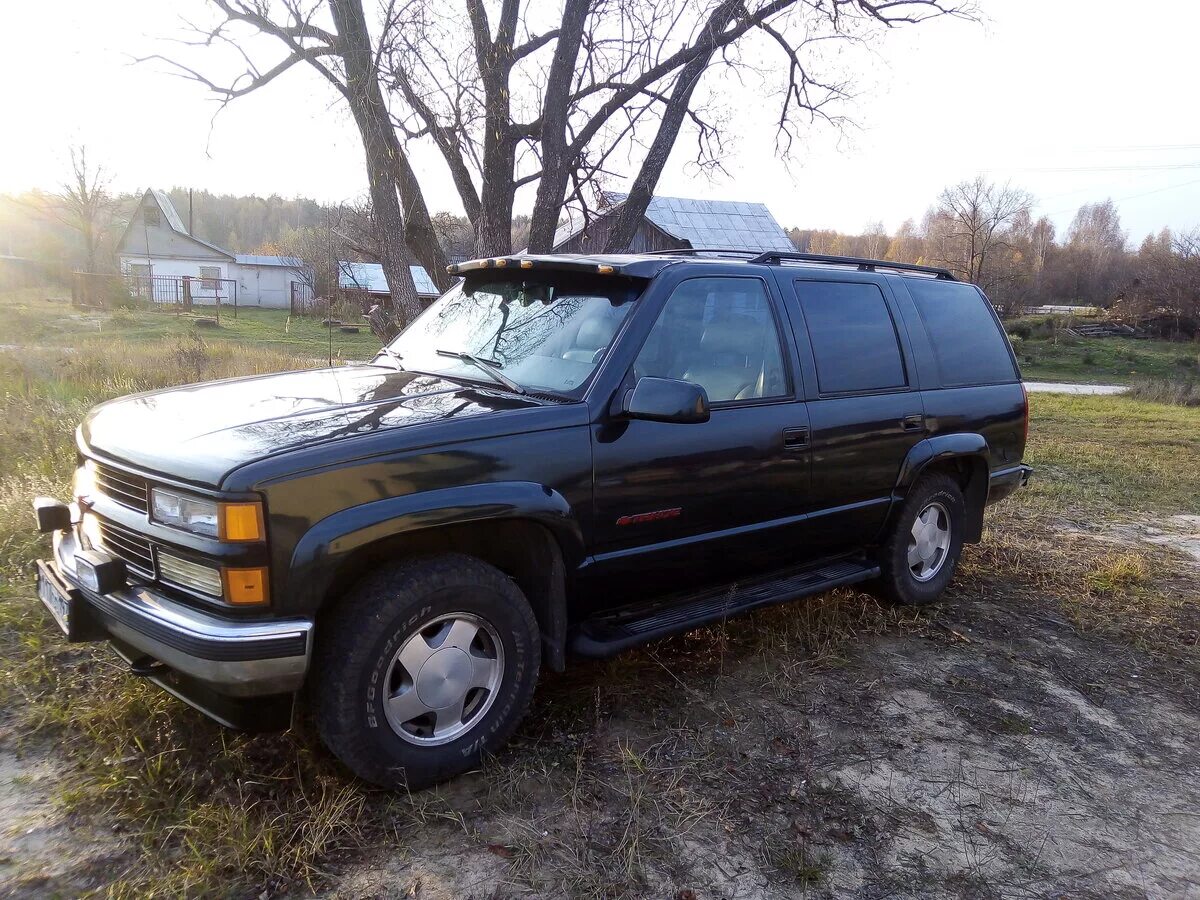 Шевроле тахо купить с пробегом в россии. Шевроле Тахо 1997. Chevrolet Tahoe 1997. Chevy Tahoe 1997. Шевроле Тахо 1997 года.