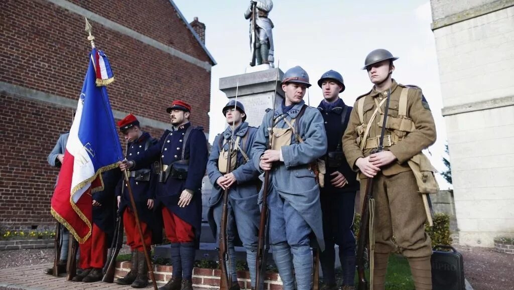 Французские солдаты в Париже 1914. Франция в первой мировой войне. Французский солдат первой мировой.