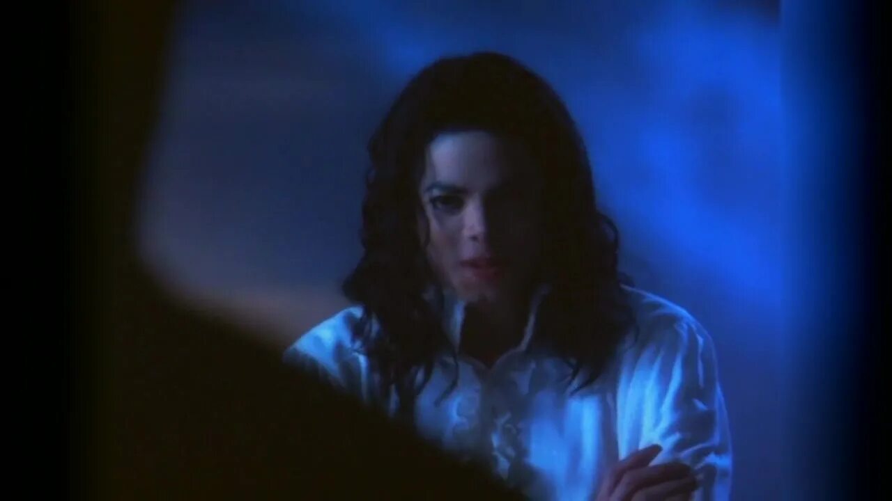 Призрак майкла джексона. Привидение 1997. Привидение 1997. Привидение 1997. Привидение 1997.