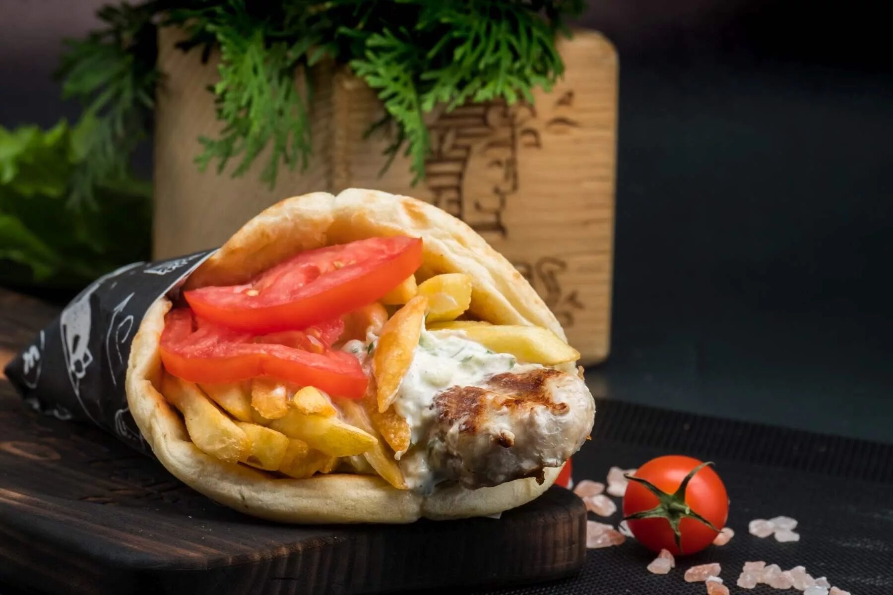 Гиро в булочке. Гирос отзывы. Греческая пита гирос. Гирос ориджинал краснодар. Гирос в греции.