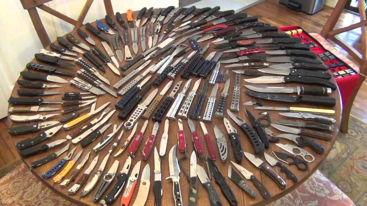Коллекция ножей. Коллекция холодного оружия. Куча холодного оружия. Купить ножи в рязани