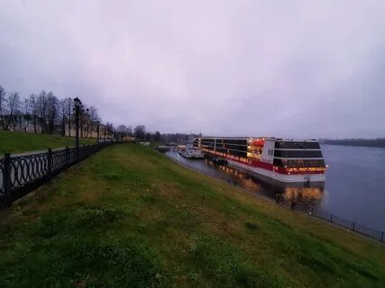 С борта теплохода подслушано