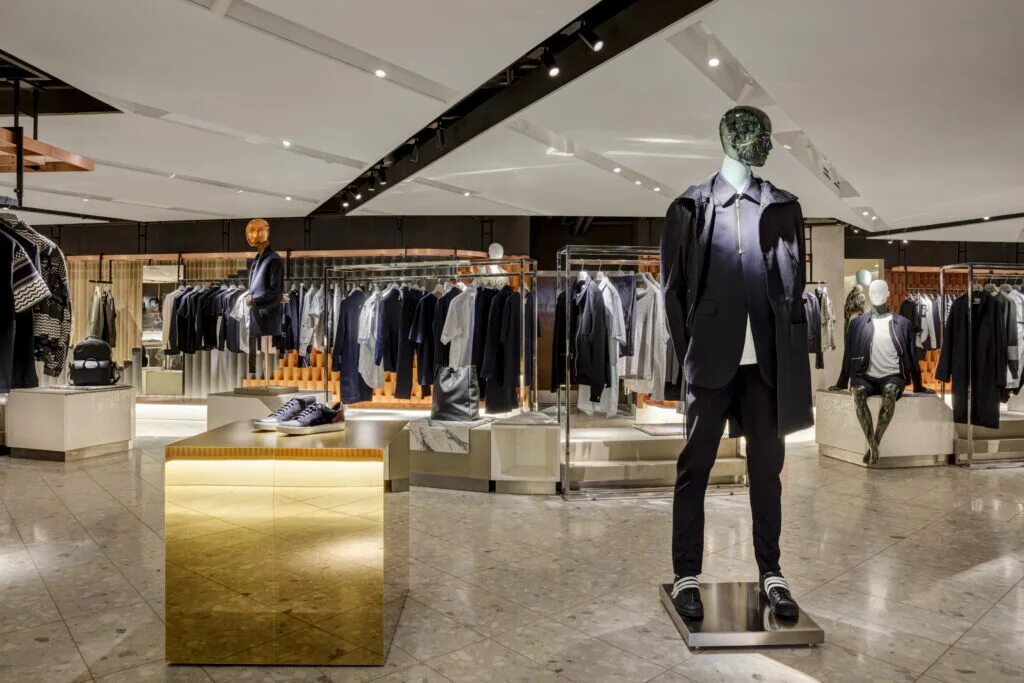 Торговый центр одежда. Бутик zilli в милане. Магазин одежды в тц. Магазины мужской одежды тц метрополис. Торговый центр брендовой одежды.