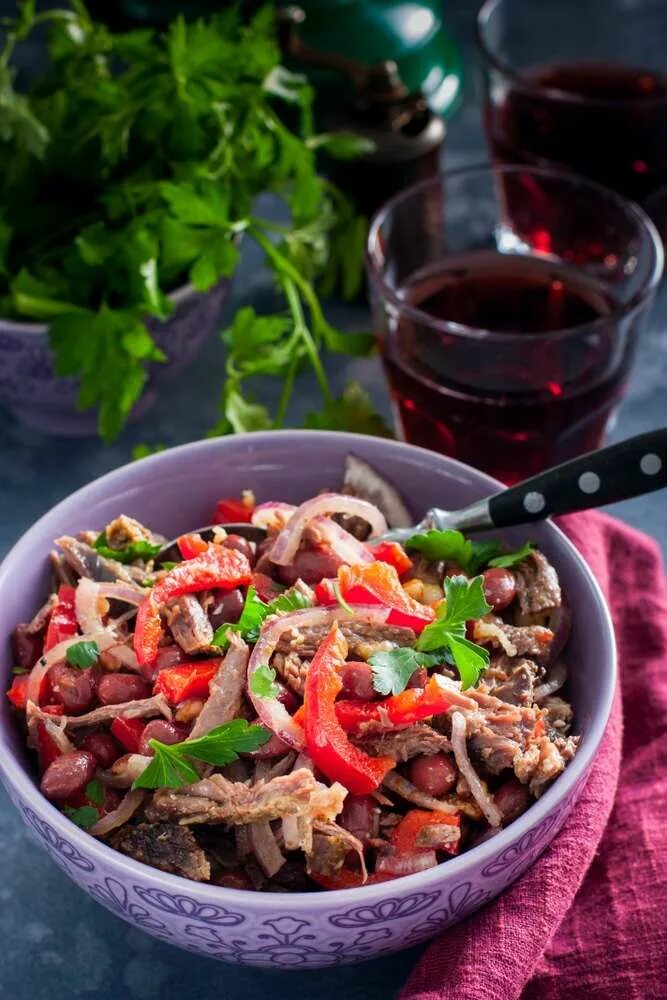 грузинский салат тбилиси. тбилиси классический. салат грузински тбилиси. грузинский салат с фасолью. салат по грузински с говядиной.