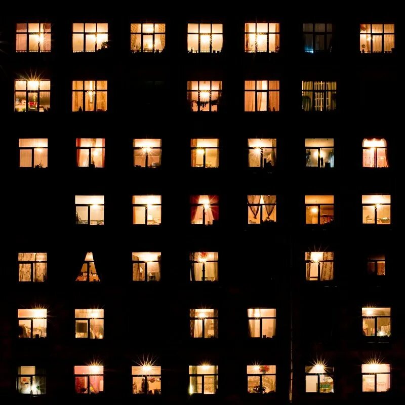 Светящееся окошко. Ночные окна в коллажах Анны Мезон. Ночные окна. Вечерние окна домов. Свет в окнах домов.
