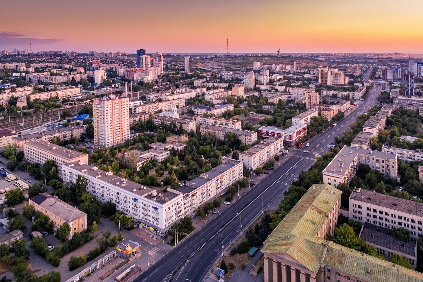 Волгоград вб. Волгоград с высоты птичьего полета. Волгоград центр с высоты птичьего полета. ВОЛГОГРАДСВЫСОТЫПТИЧЬЕГОПОЛЁТА. Волгоград город сверху.