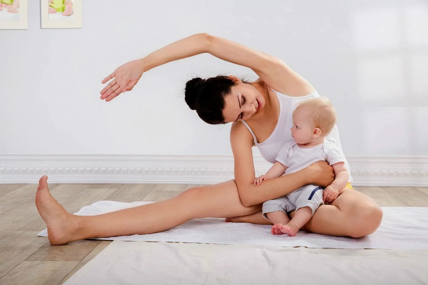 Йога мама и малыш. ЛФК В послеродовом периоде. Фитнес мама и ребенок. Фитнес после родов.