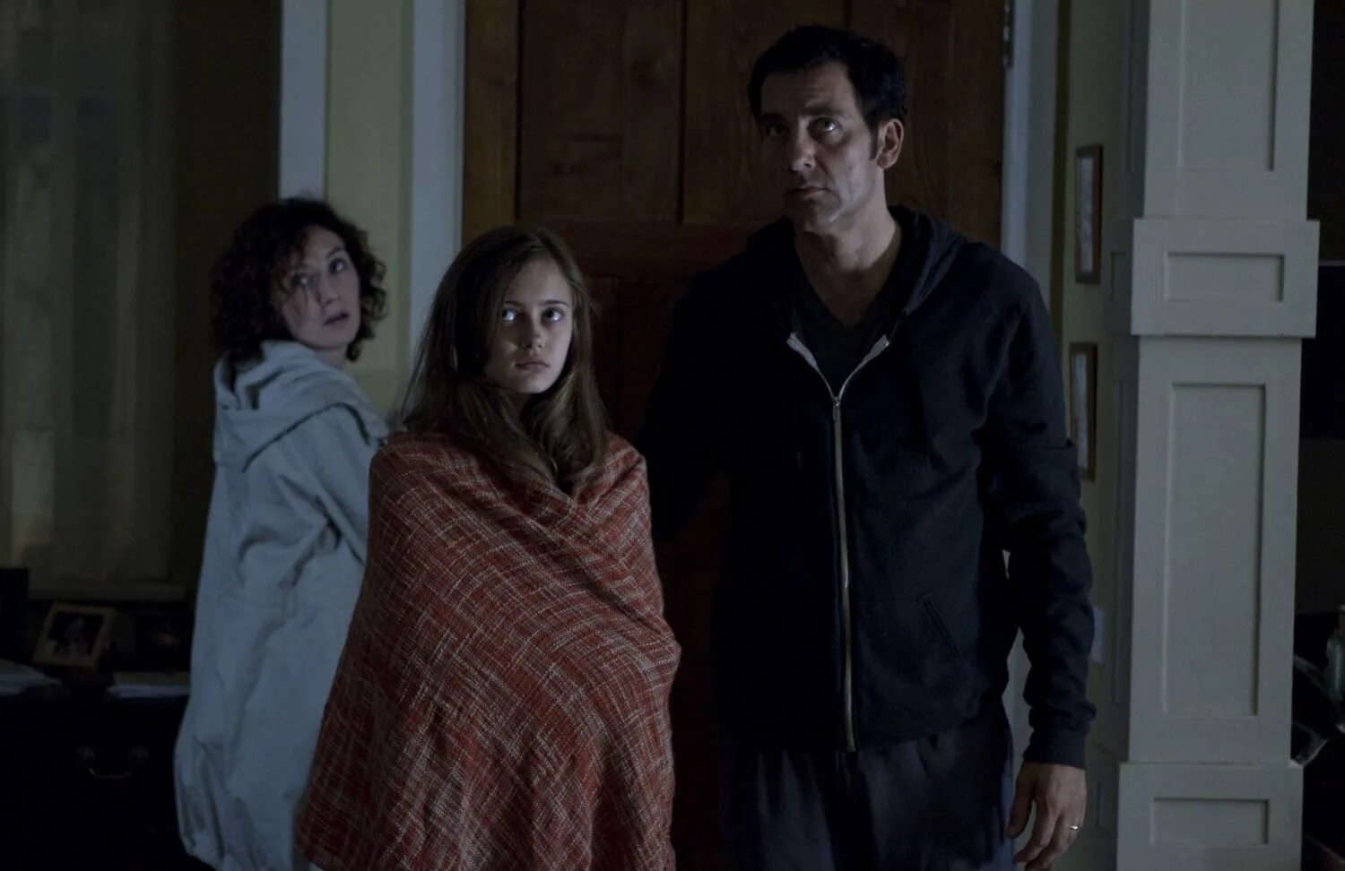 Пожиратели википедия. Intruders 2011. элла пернелл пожиратели 2011.