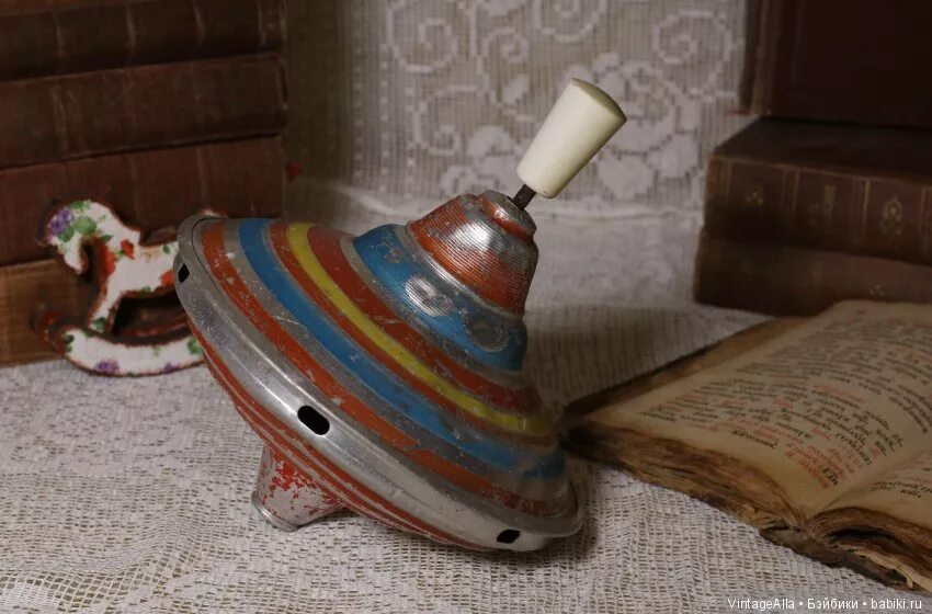 Юла бу. Юла старинная игрушка.