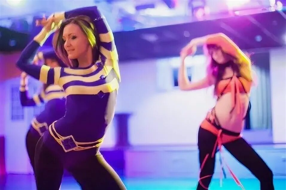 High heels танцы. Марина мартынюк бачата. Lady's style танец. Lady's style танец. Танцевальные студии спб.