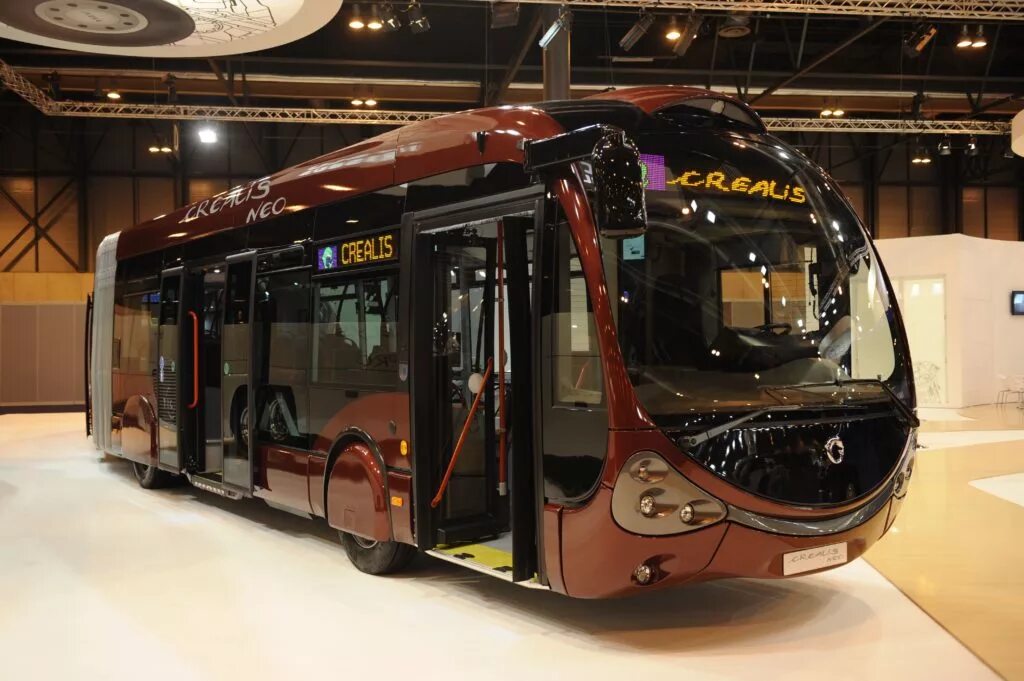 Новый мир автобусы. Ивеко электробусы. Iveco Crealis Bus. Современные автобусы. Пассажирский автобус.