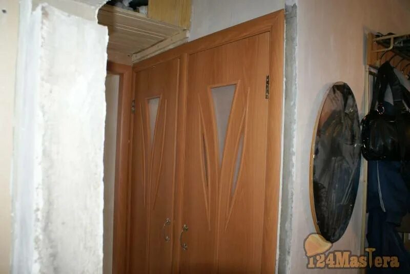 Как правильно установить дверь в ванной. Монтаж дверей в ванной и туалете. дверной блок ванна и туалет. дверь между ванной и туалетом. монтаж дверей в ванную и туалет.