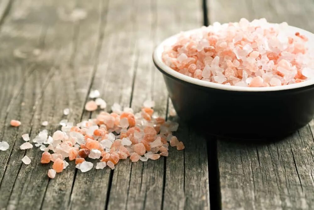 Прозрачная ли соль. Соль морская розовая гималайская. Гималайская соль Himalaya. Himalania гималайская соль. Розовая соль в Гималаях.