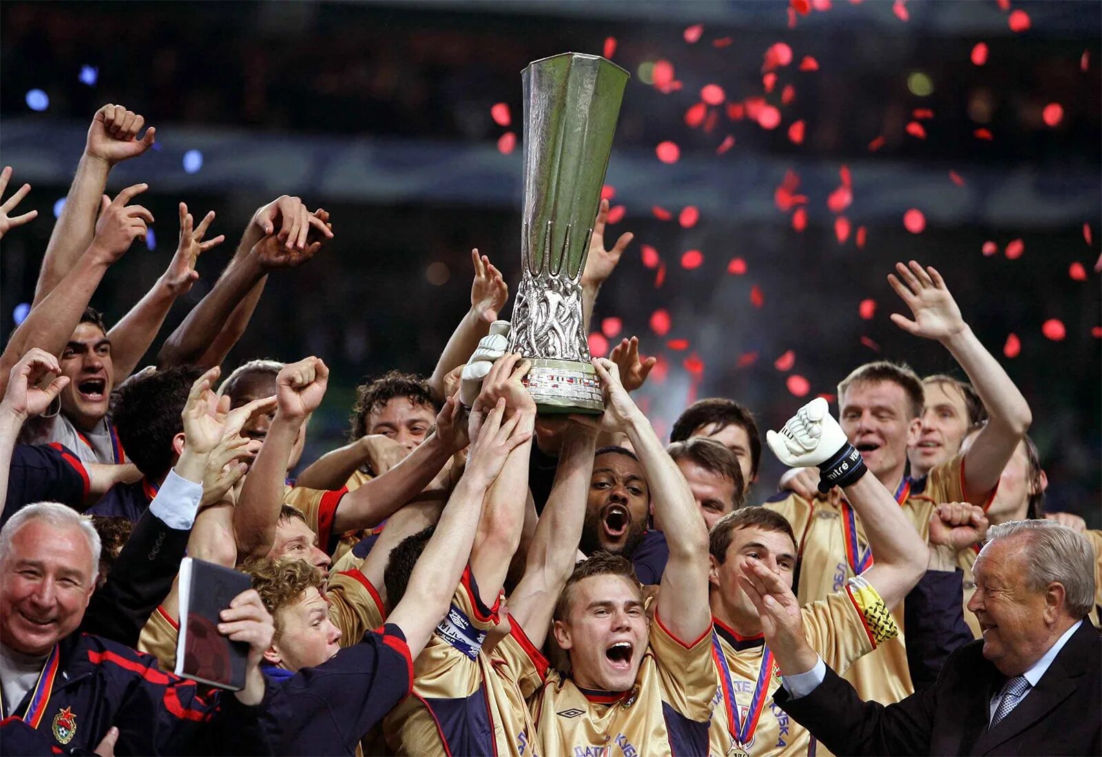 Uefa cup. Акинфеев Кубок УЕФА 2005. ПФК ЦСКА Кубок УЕФА 2005. ЦСКА Кубок УЕФА 2005.