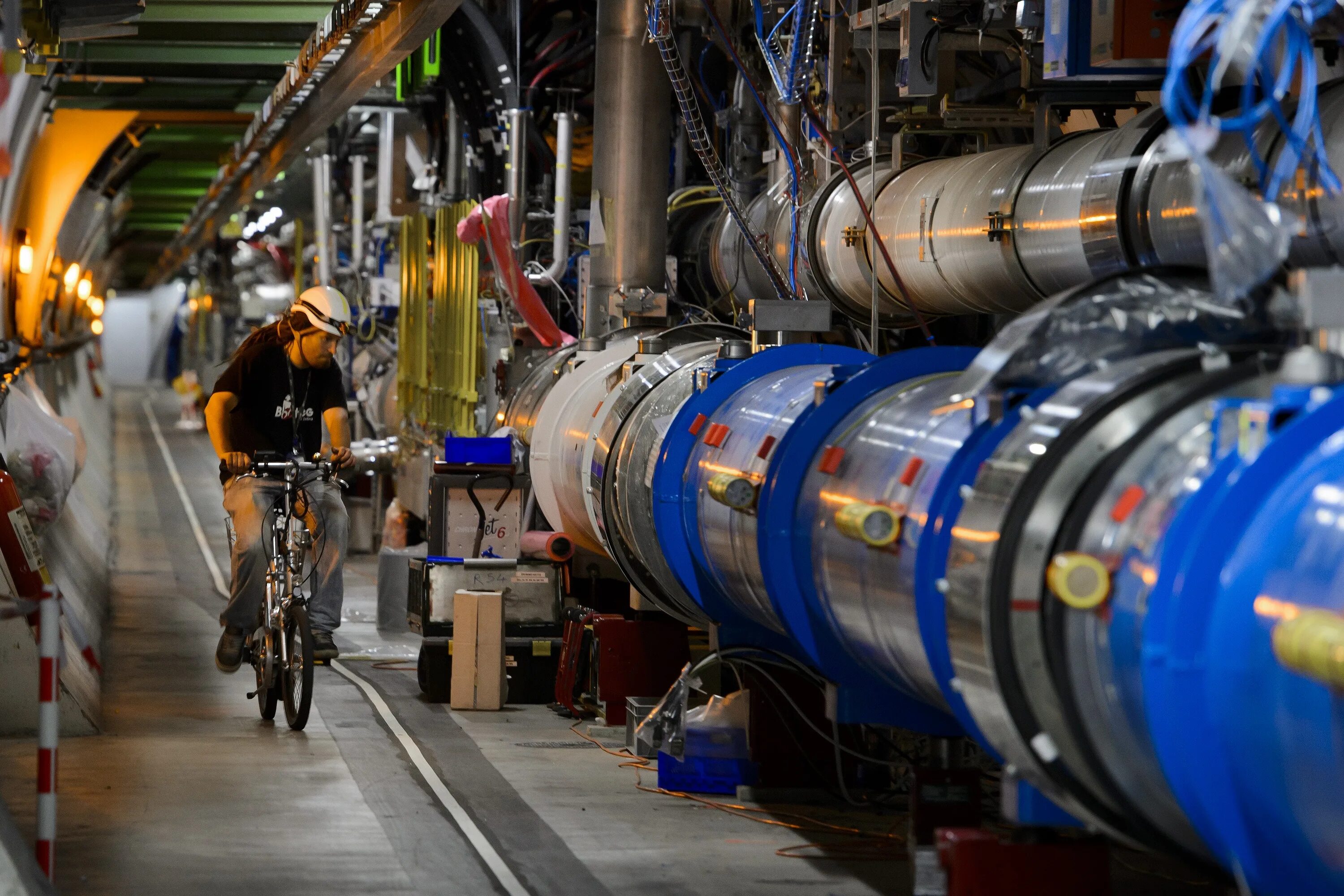 Церн швейцария. Большой адронный коллайдер ЦЕРН. Швейцария ЦЕРН коллайдер. Адронный коллайдер в Женеве. Европейской организацией ядерных исследований (ЦЕРН).